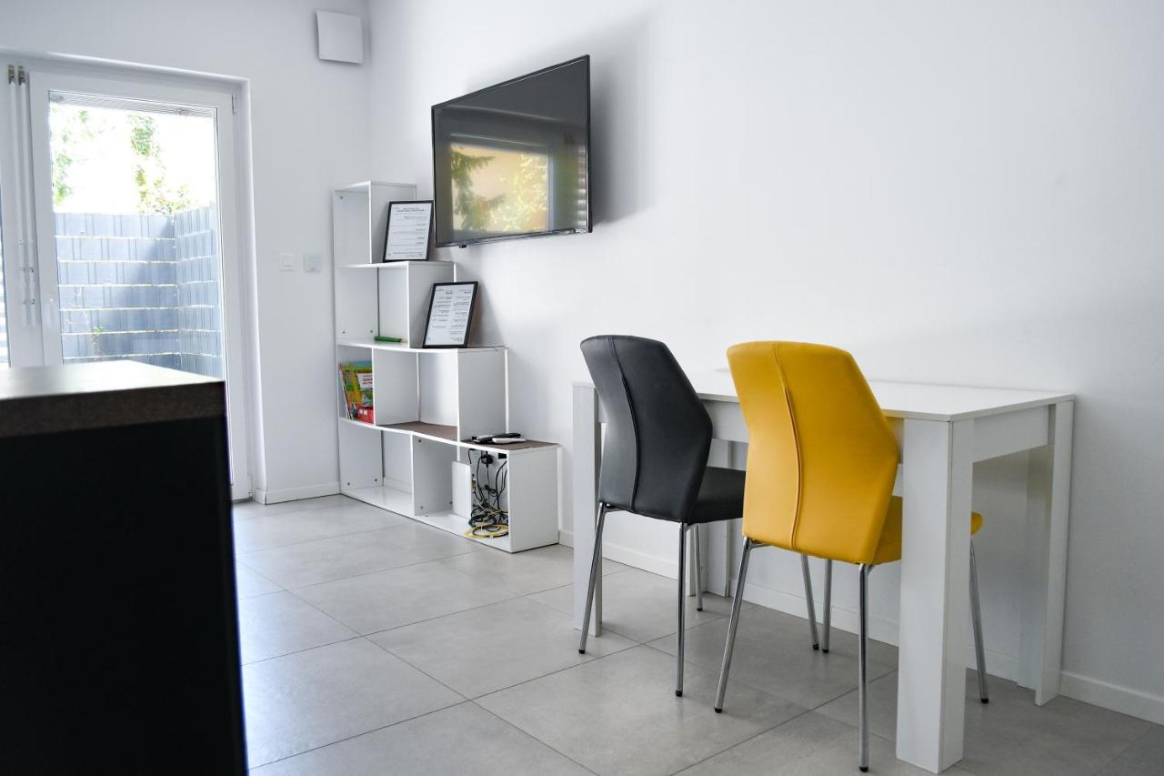 Apartment Point Zero