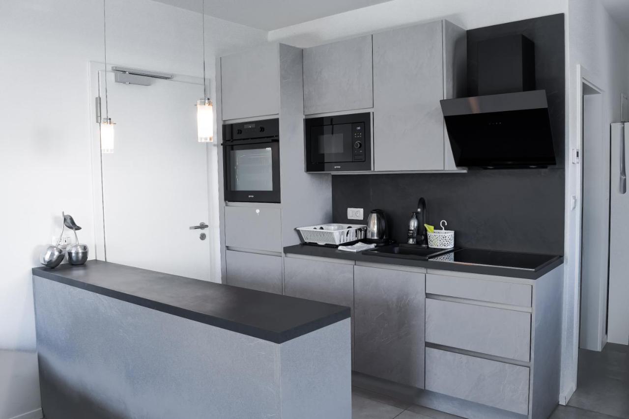 Point Zero Apartment *