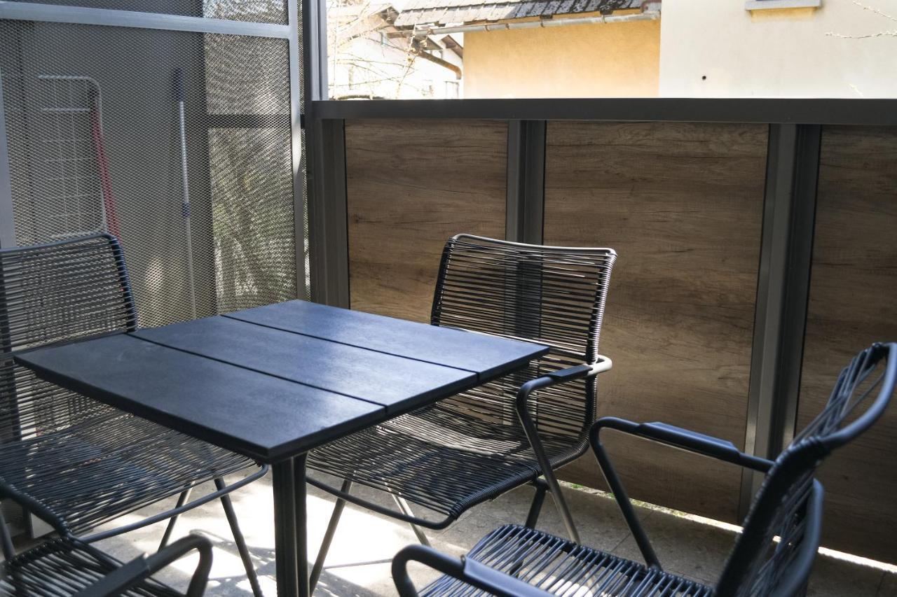 Point Zero Apartment *