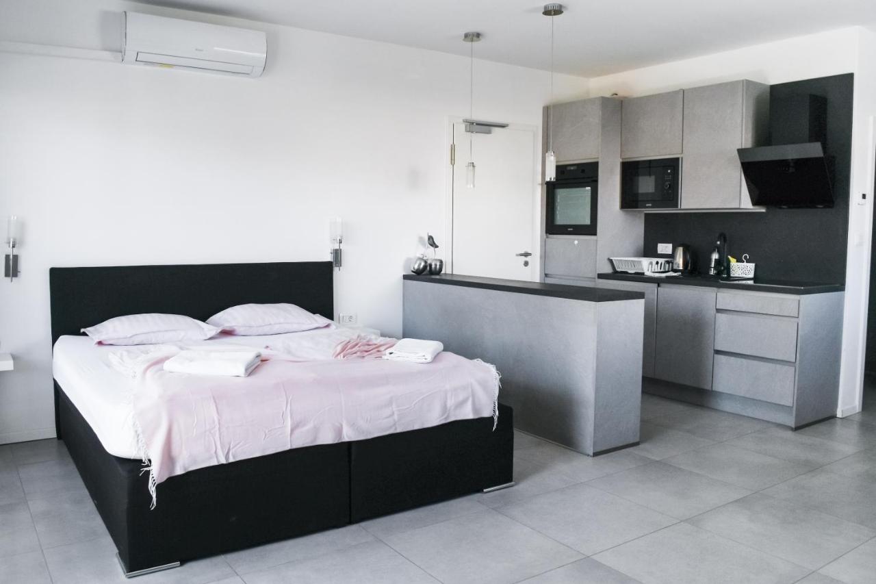 Apartment Point Zero *