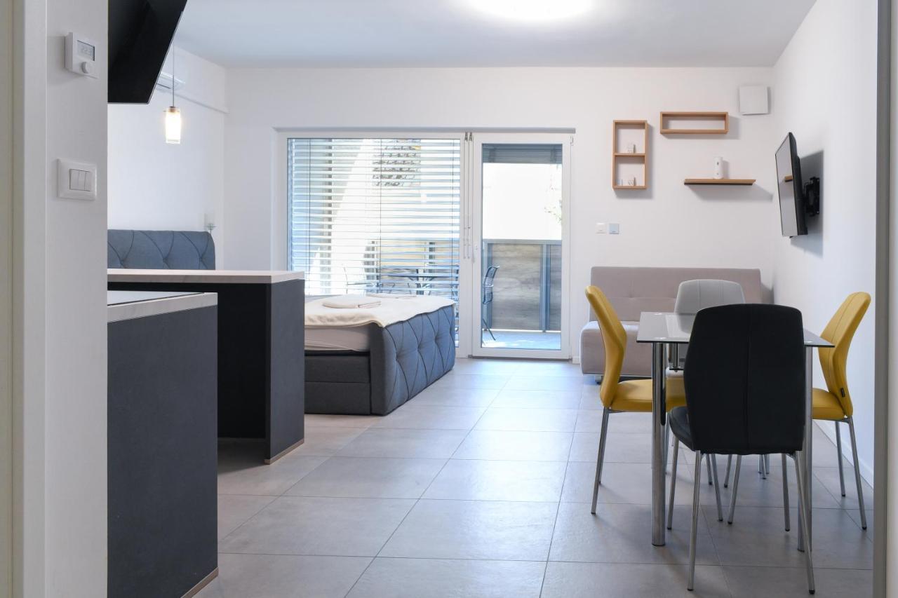 Apartment Point Zero *